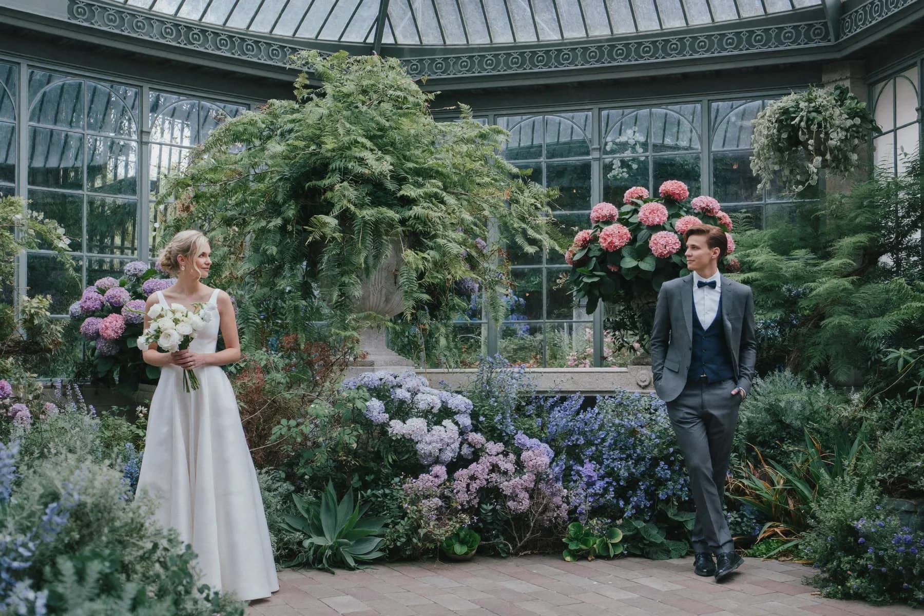Elopement at Niagara Parks Floral Showhouse by Arman Arai