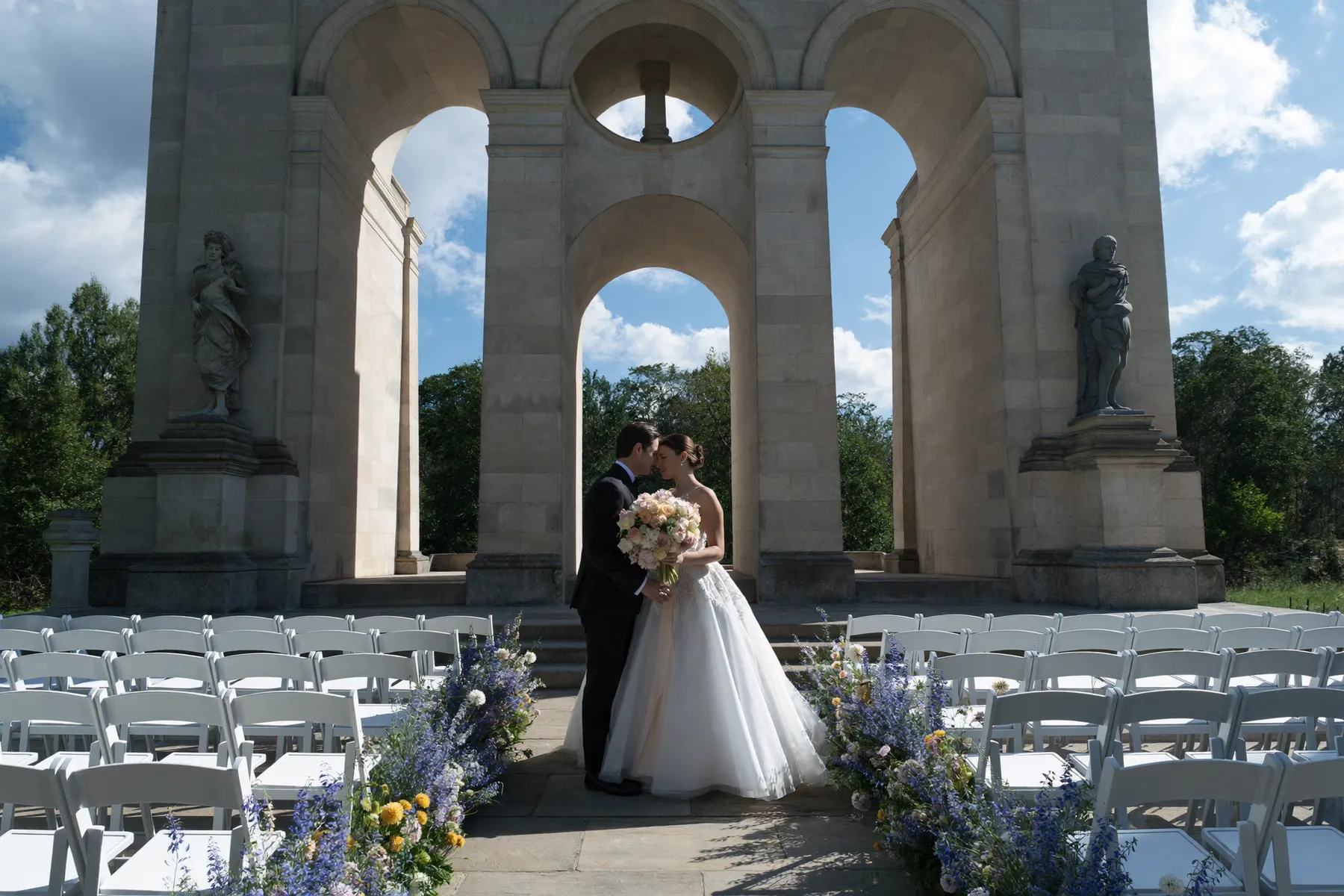 Elopement in the Niagara Parks gardens by Arman Arai
